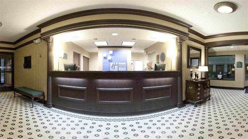 Holiday Inn Express Marshall, An Ihg Hotel Екстериор снимка