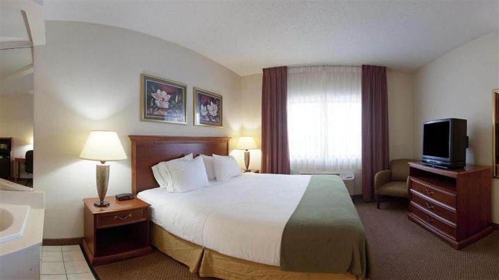 Holiday Inn Express Marshall, An Ihg Hotel Екстериор снимка