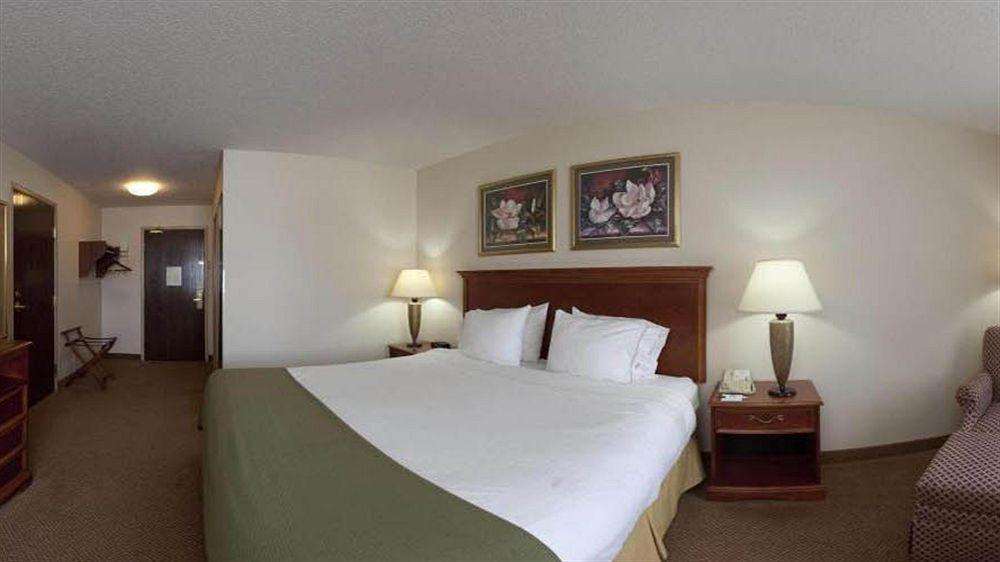 Holiday Inn Express Marshall, An Ihg Hotel Екстериор снимка