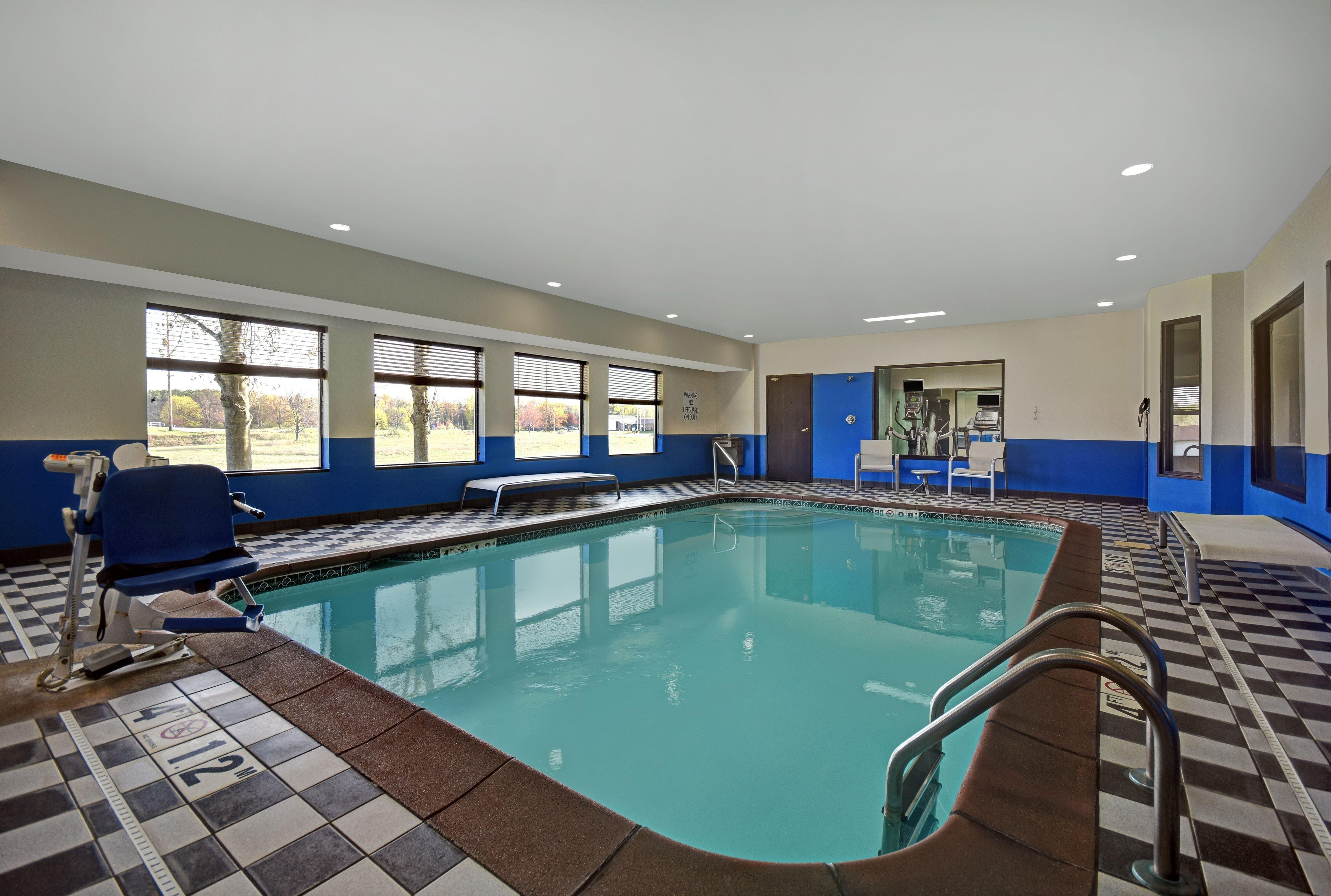 Holiday Inn Express Marshall, An Ihg Hotel Екстериор снимка