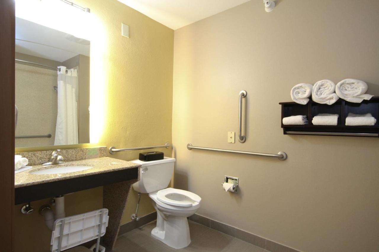 Holiday Inn Express Marshall, An Ihg Hotel Екстериор снимка