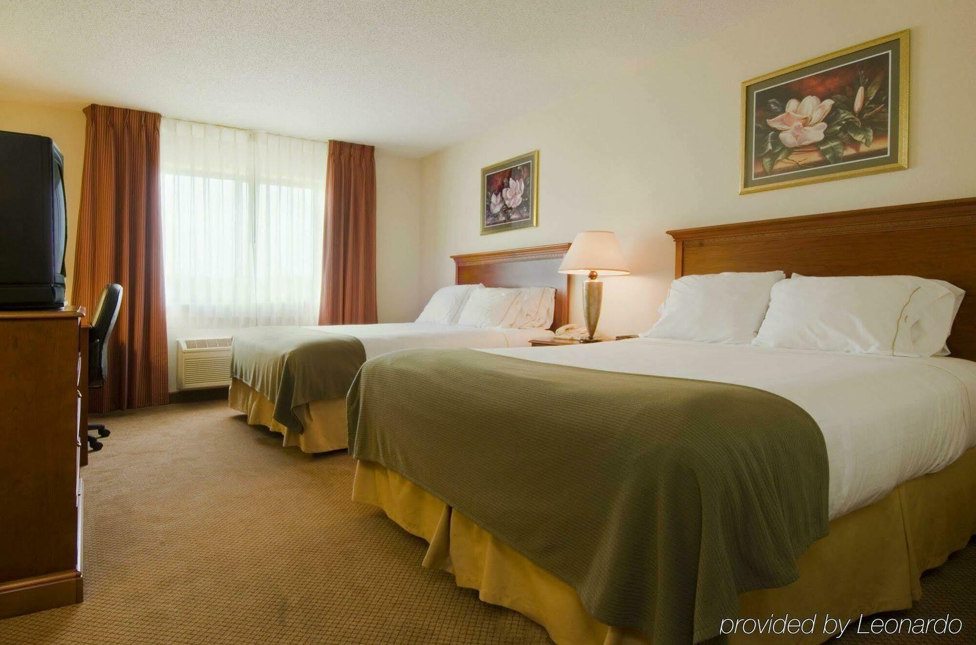Holiday Inn Express Marshall, An Ihg Hotel Екстериор снимка